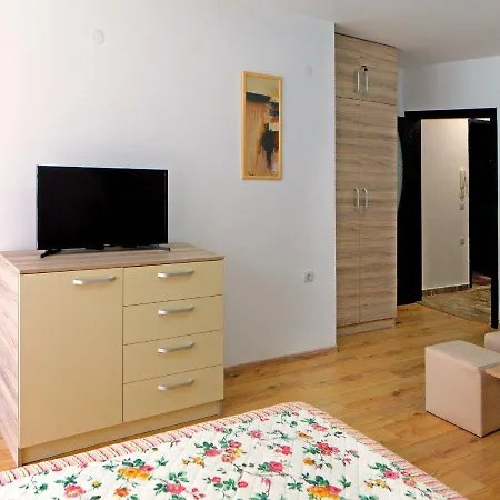 Center * Szandanszki